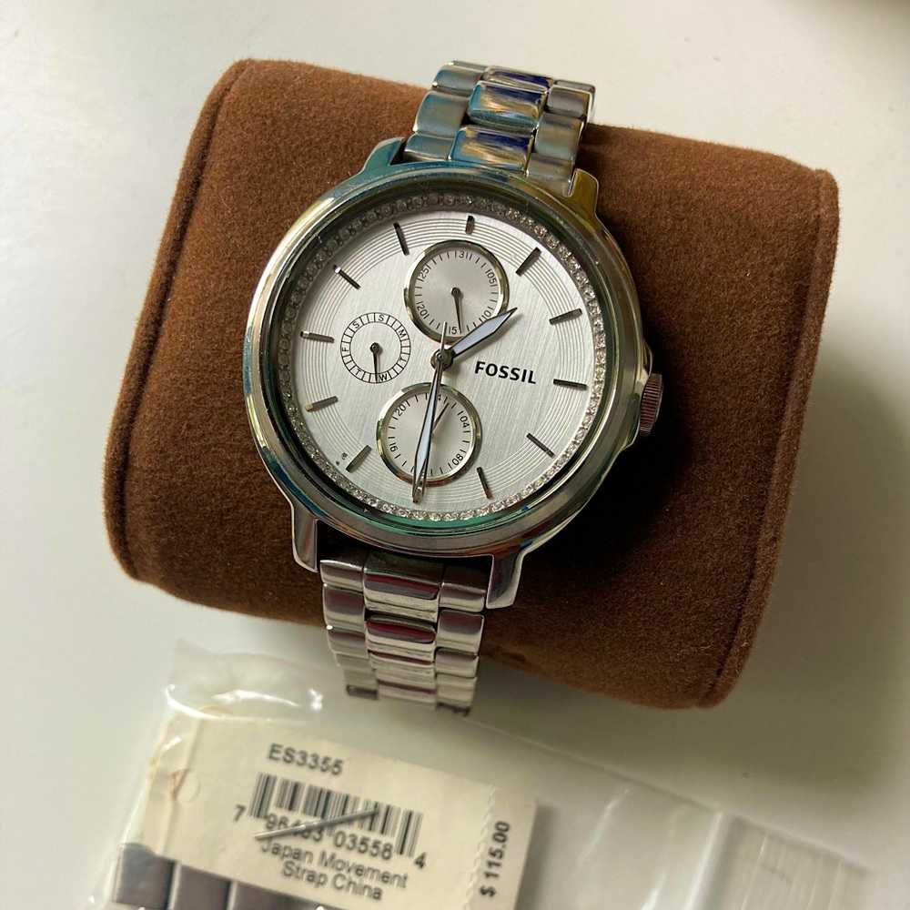 Women’s Fossil Watch Round Silver 38 mm